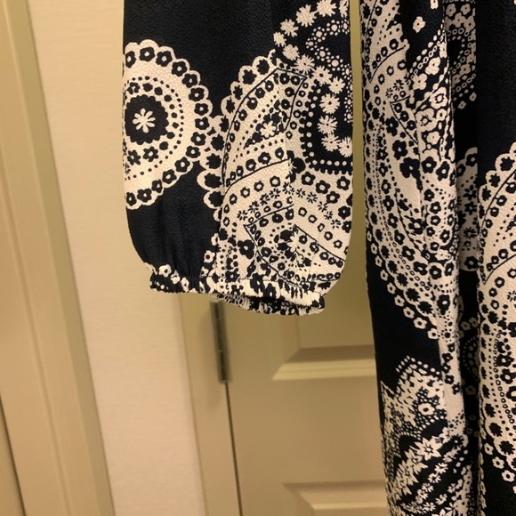 Dress - Picture 3 of 4